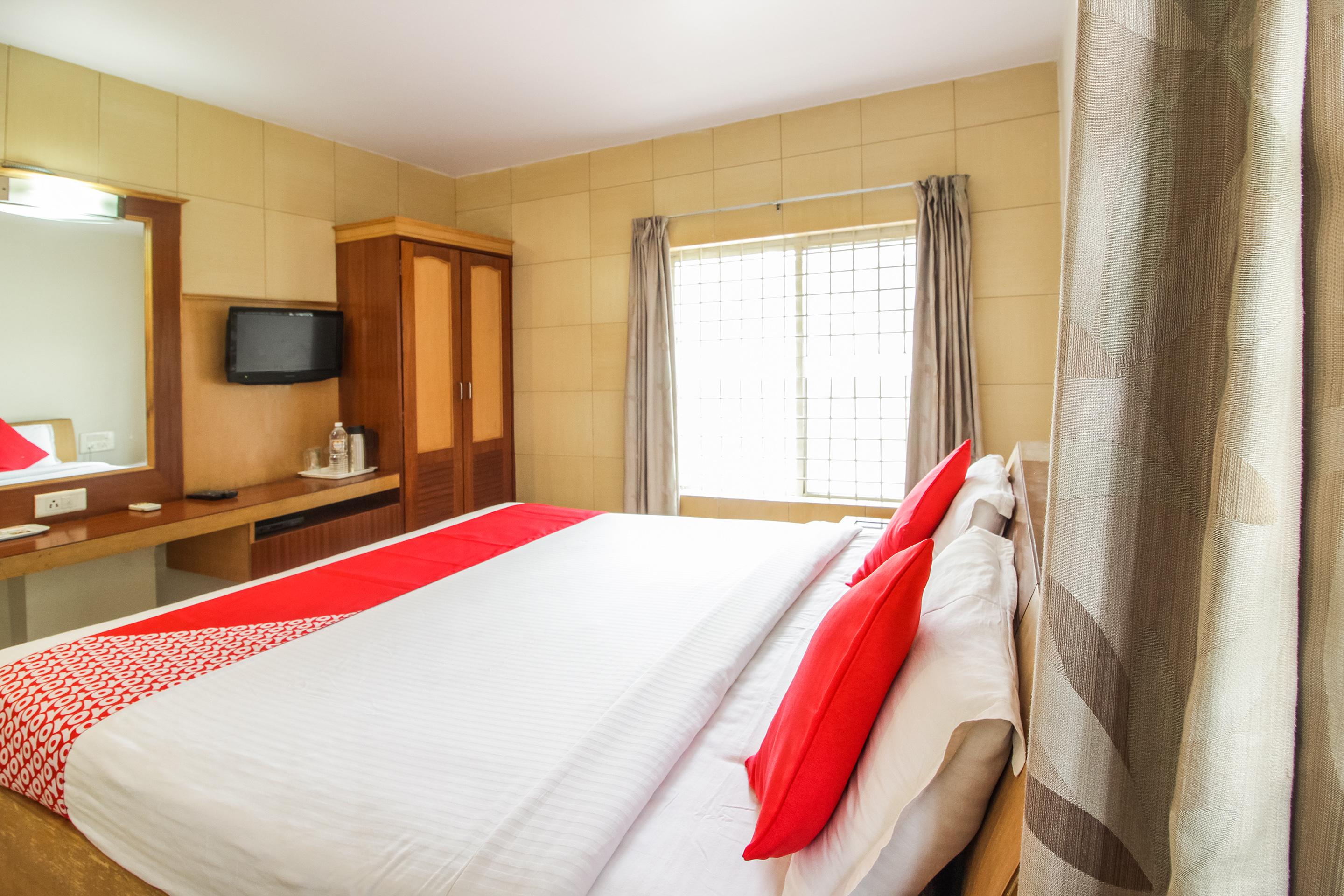 Hotel White Parrot 迈索尔 外观 照片