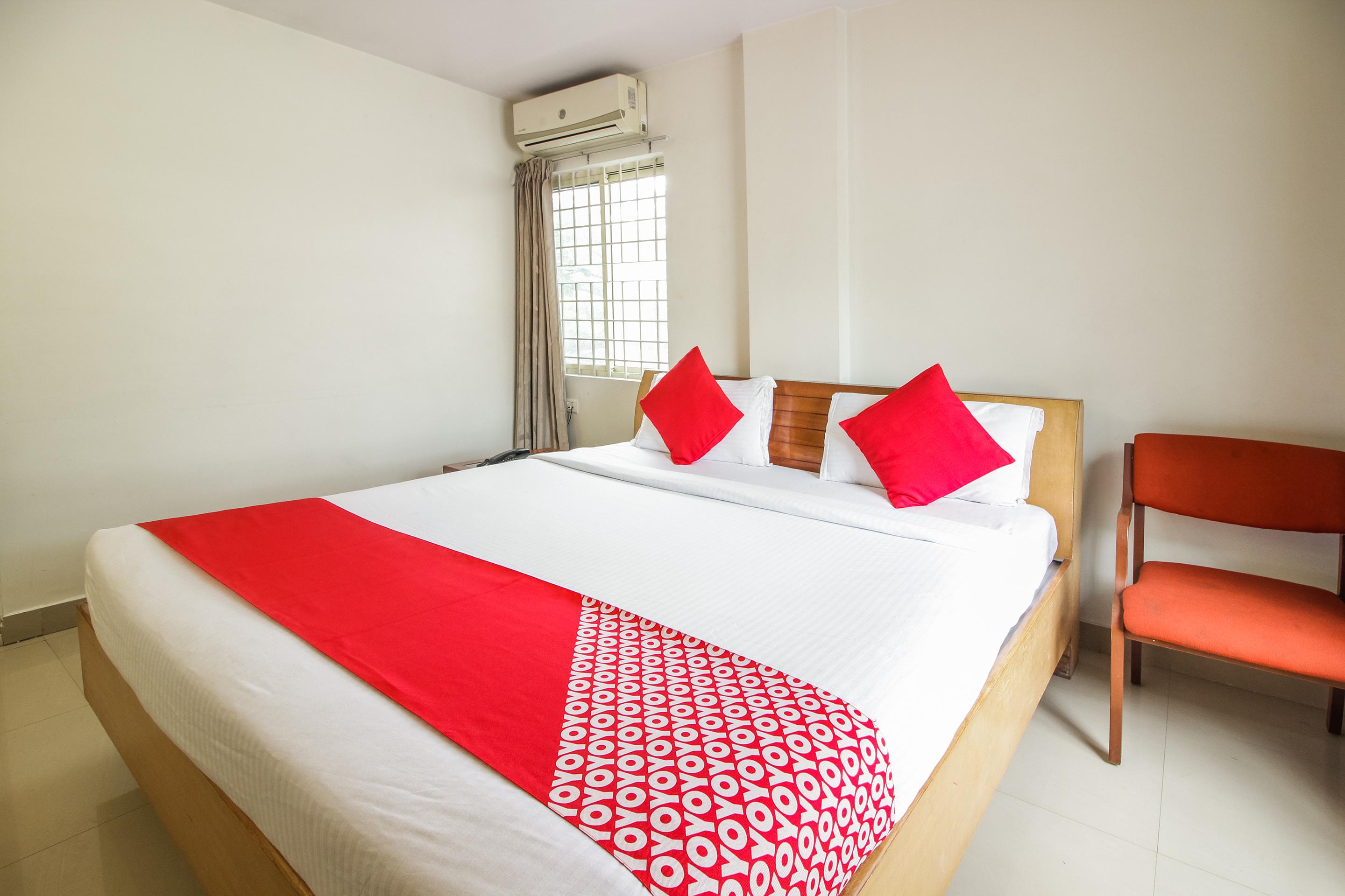 Hotel White Parrot 迈索尔 外观 照片