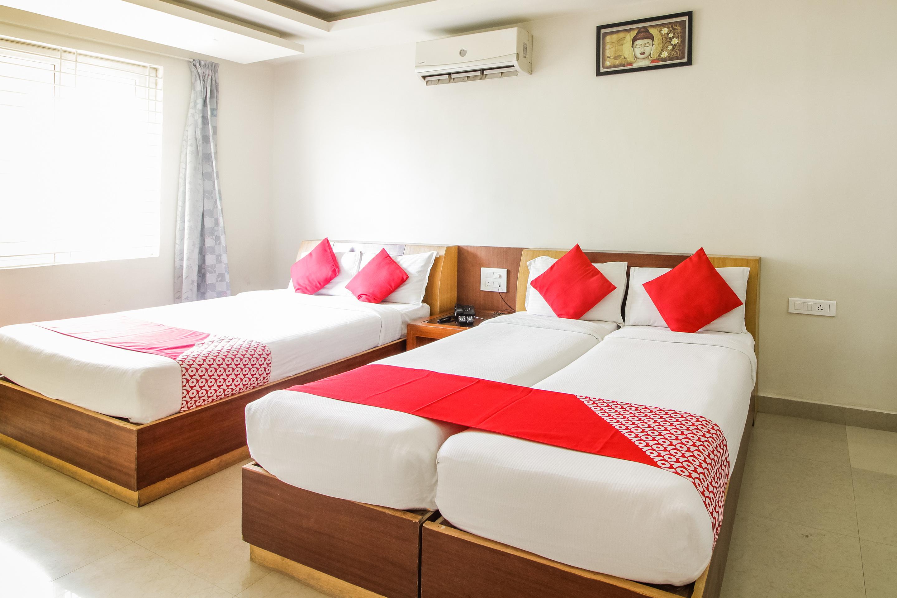Hotel White Parrot 迈索尔 外观 照片