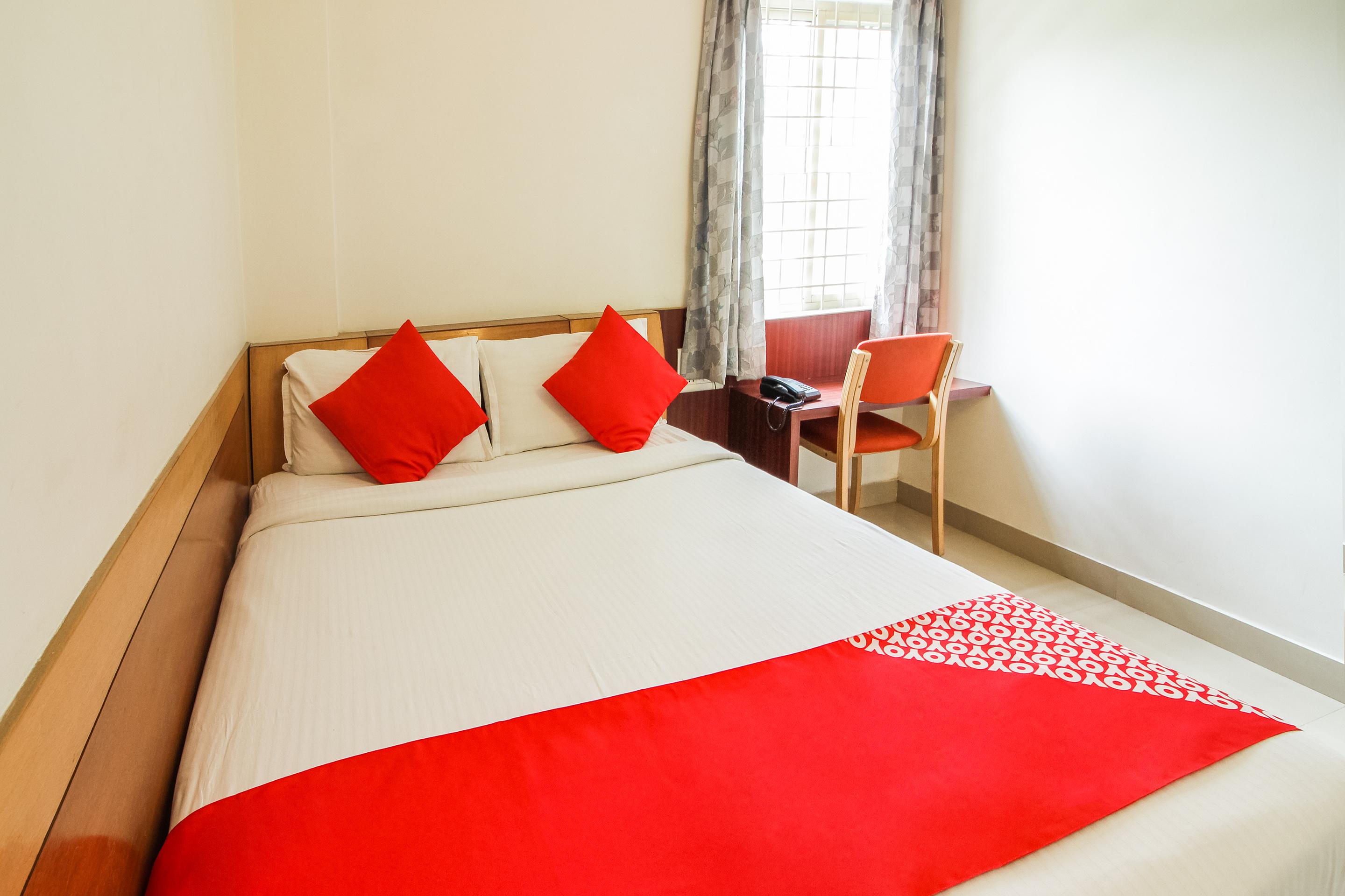Hotel White Parrot 迈索尔 外观 照片