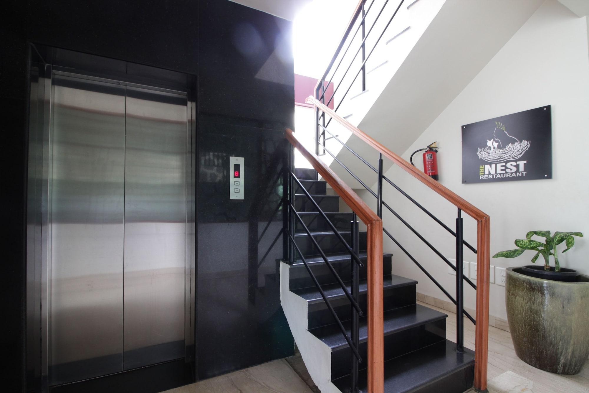 Hotel White Parrot 迈索尔 外观 照片