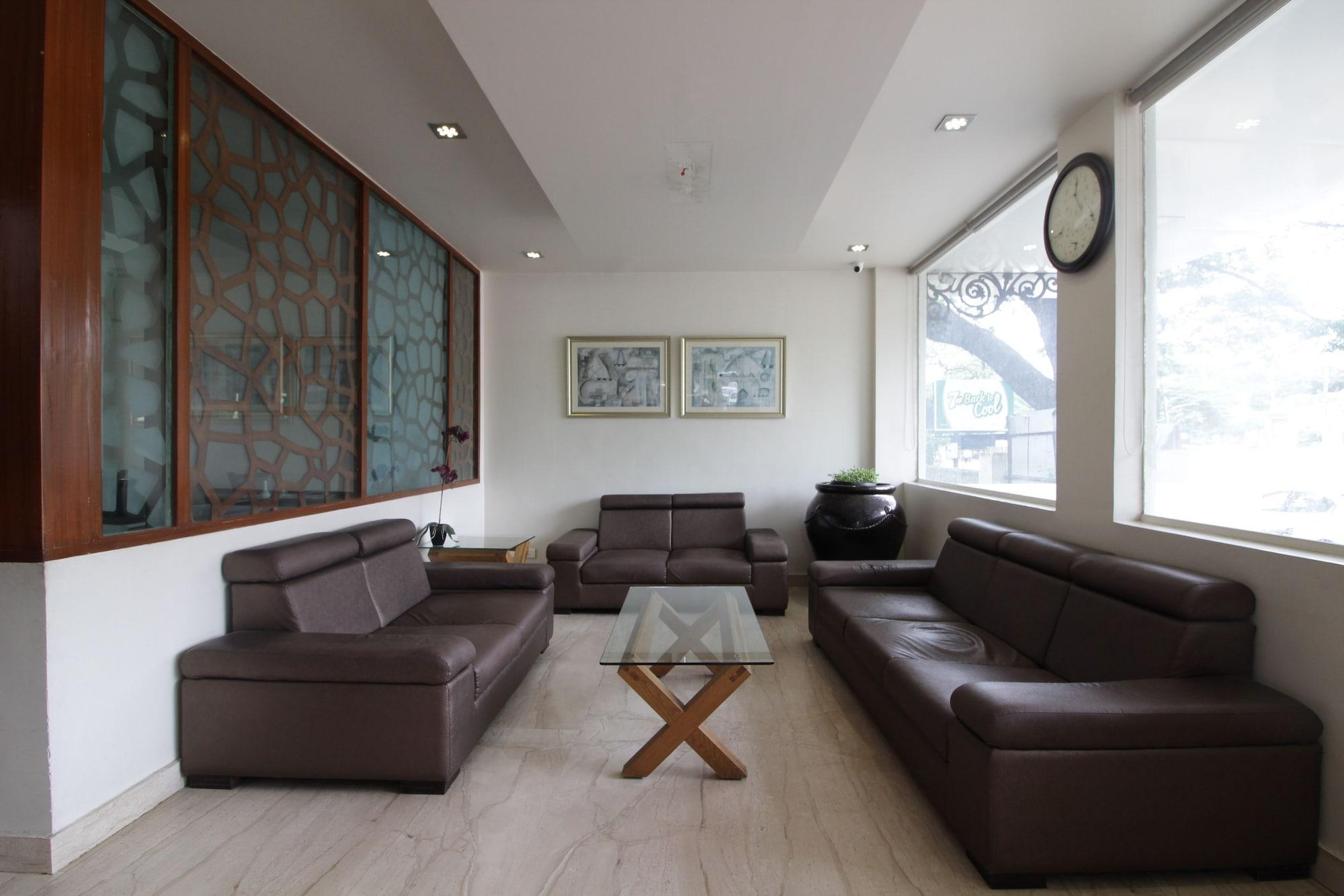Hotel White Parrot 迈索尔 外观 照片