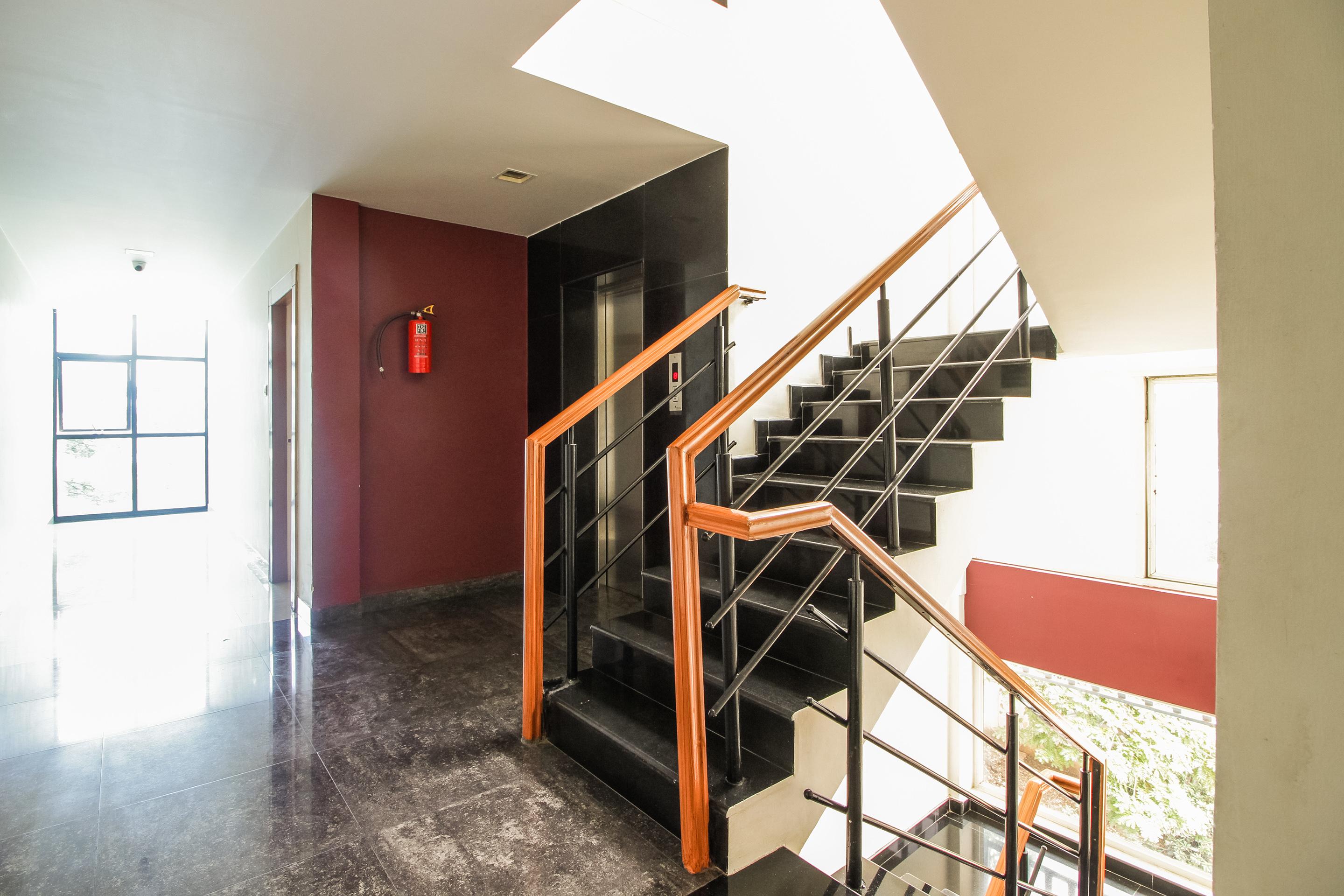 Hotel White Parrot 迈索尔 外观 照片