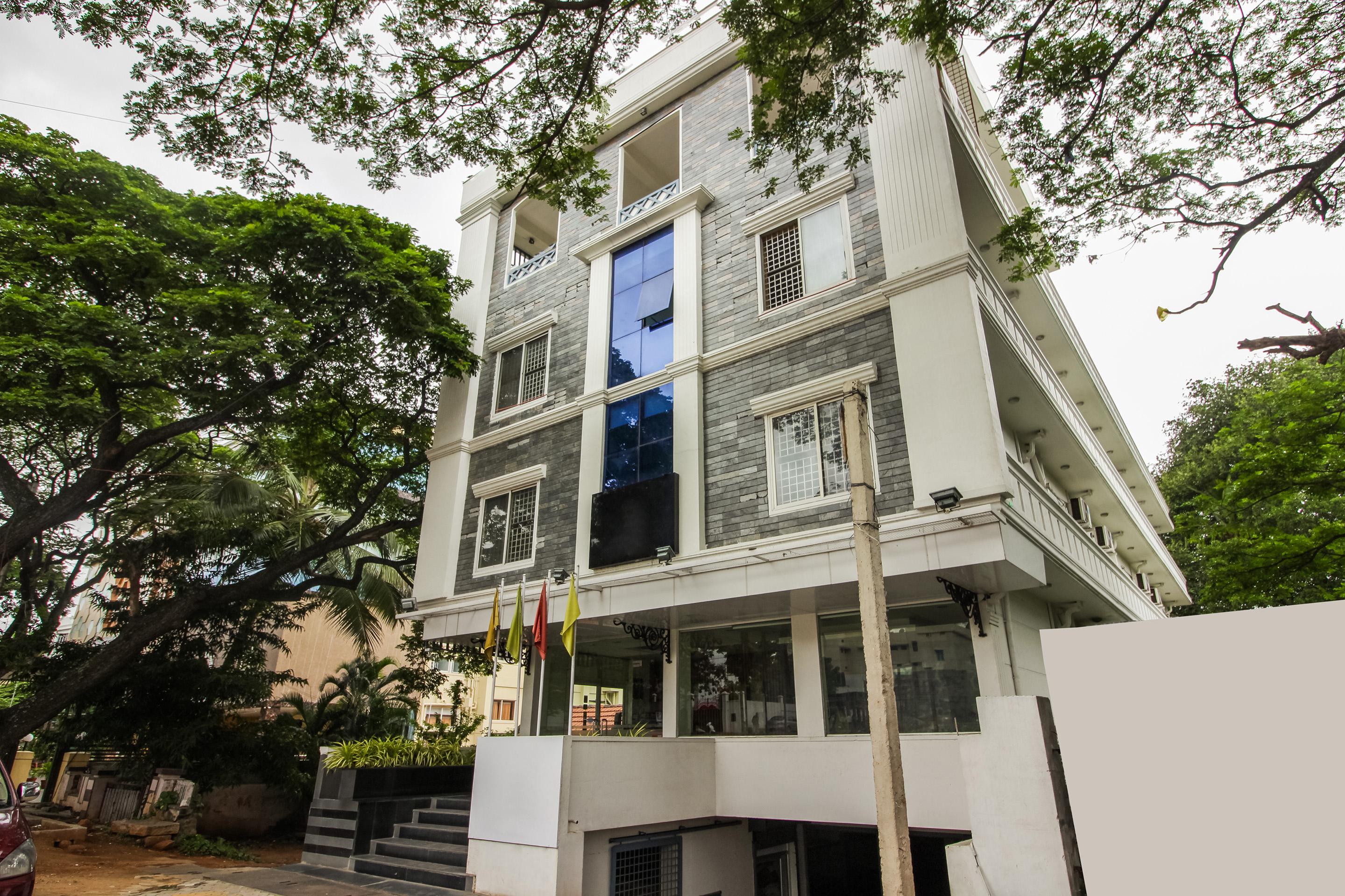 Hotel White Parrot 迈索尔 外观 照片