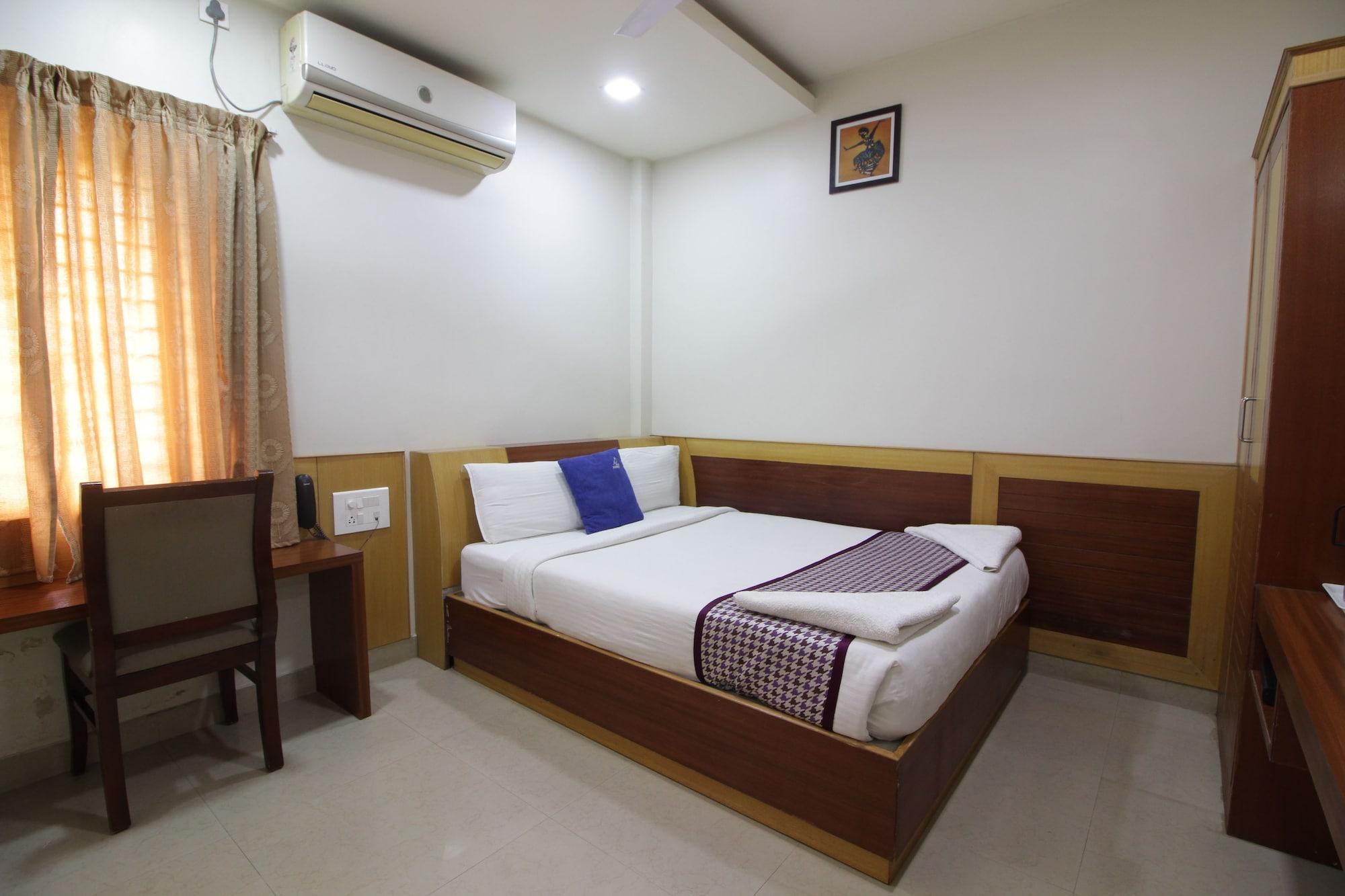 Hotel White Parrot 迈索尔 外观 照片