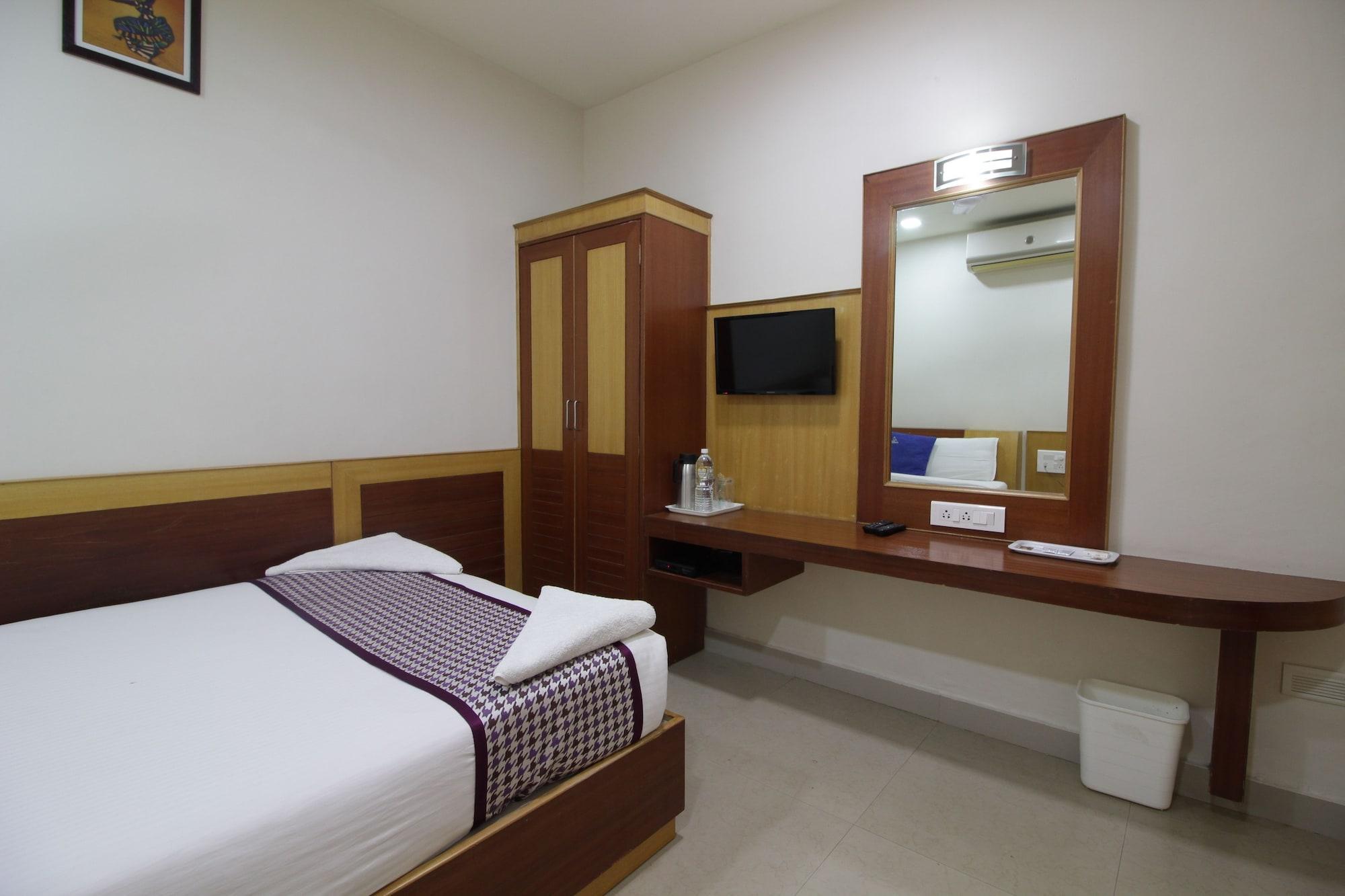 Hotel White Parrot 迈索尔 外观 照片