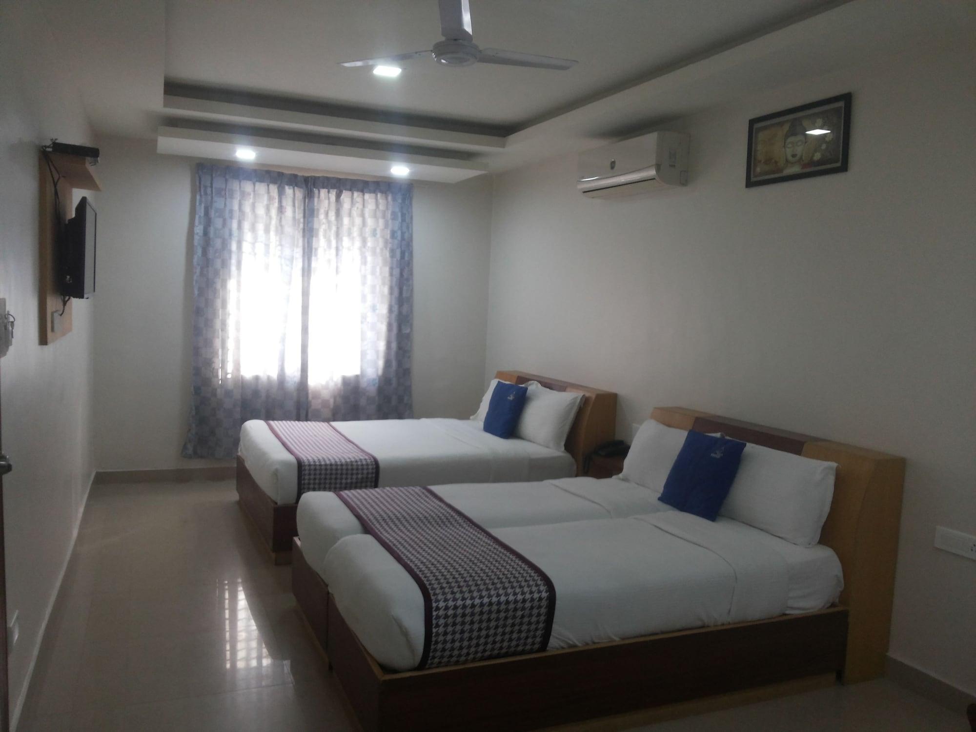 Hotel White Parrot 迈索尔 外观 照片