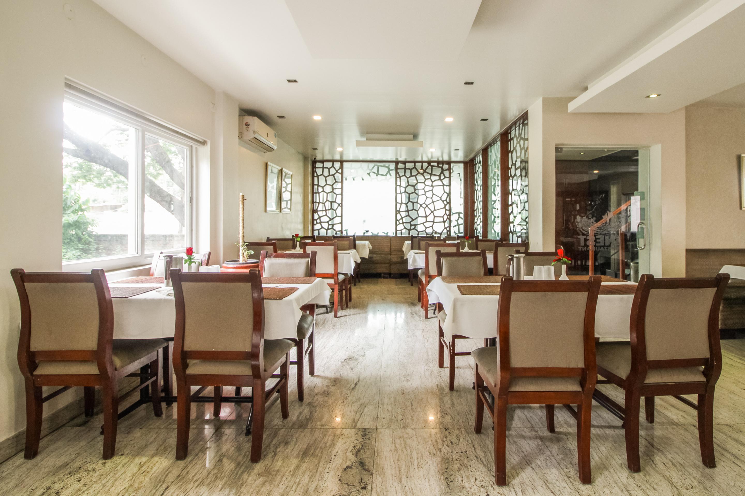 Hotel White Parrot 迈索尔 外观 照片