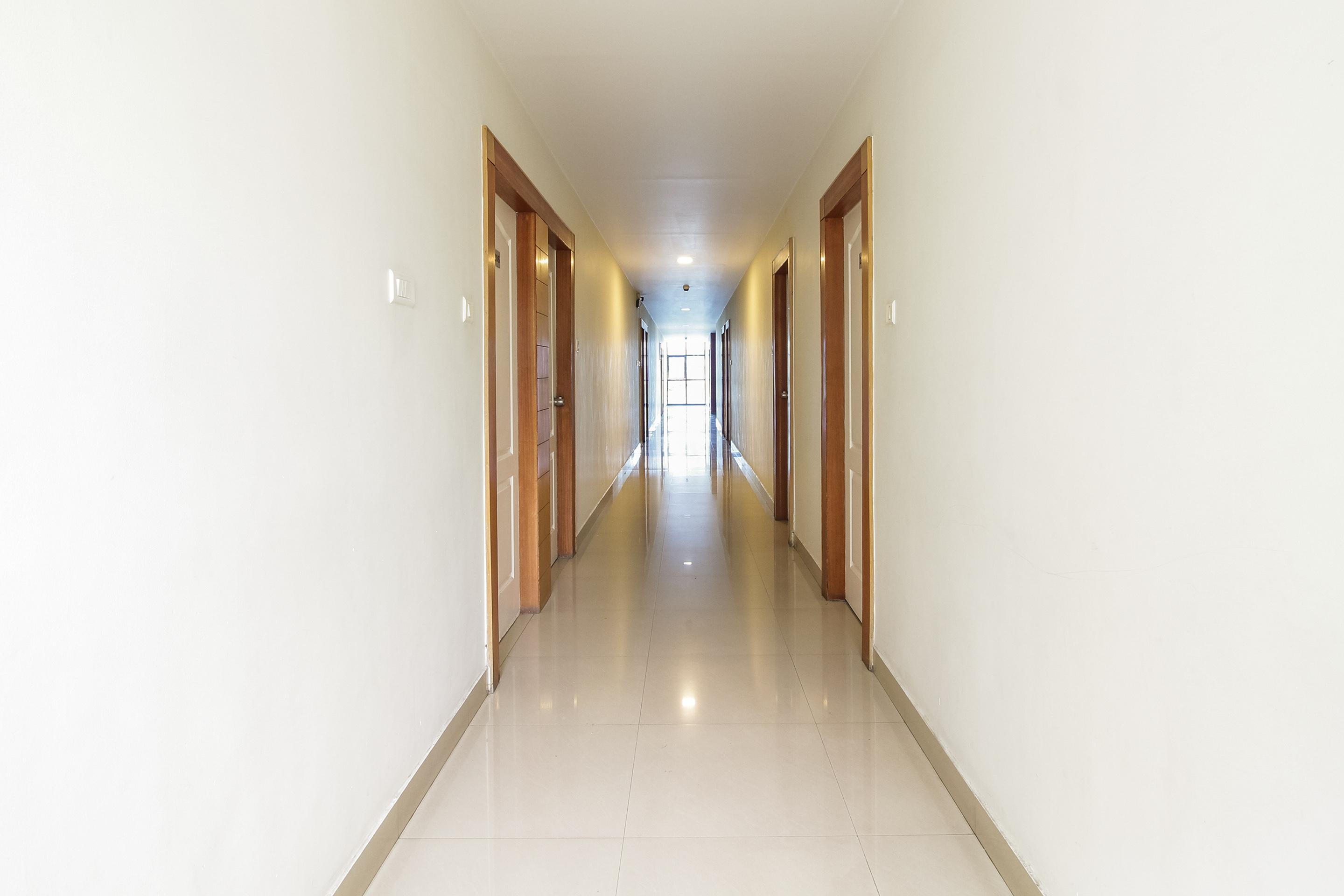 Hotel White Parrot 迈索尔 外观 照片