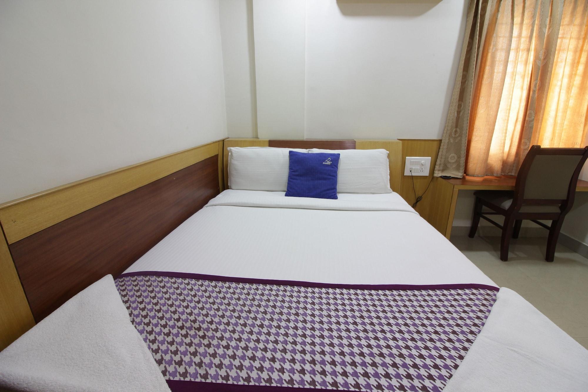 Hotel White Parrot 迈索尔 外观 照片